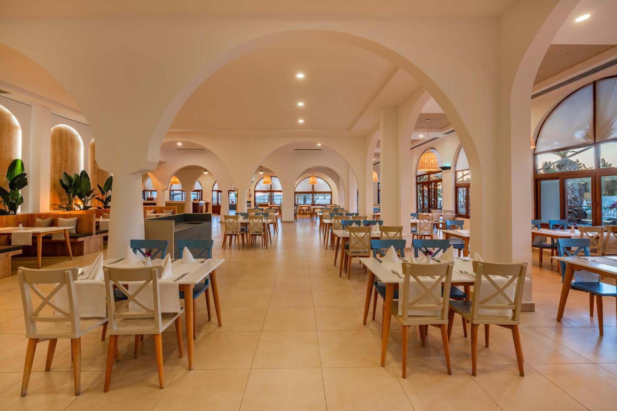 Labranda Tmt Bodrum Exterior foto The restaurant at the hotel