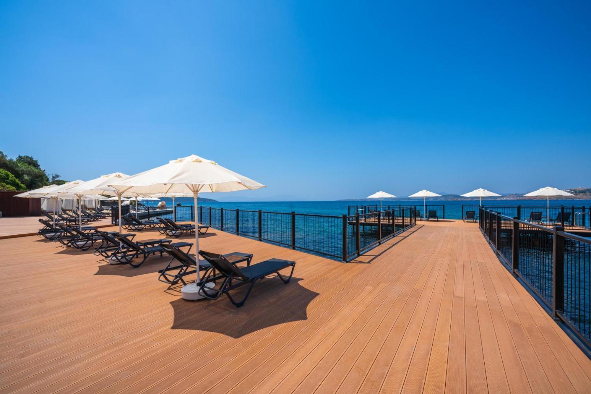 Labranda Tmt Bodrum Exterior foto The pier at the hotel