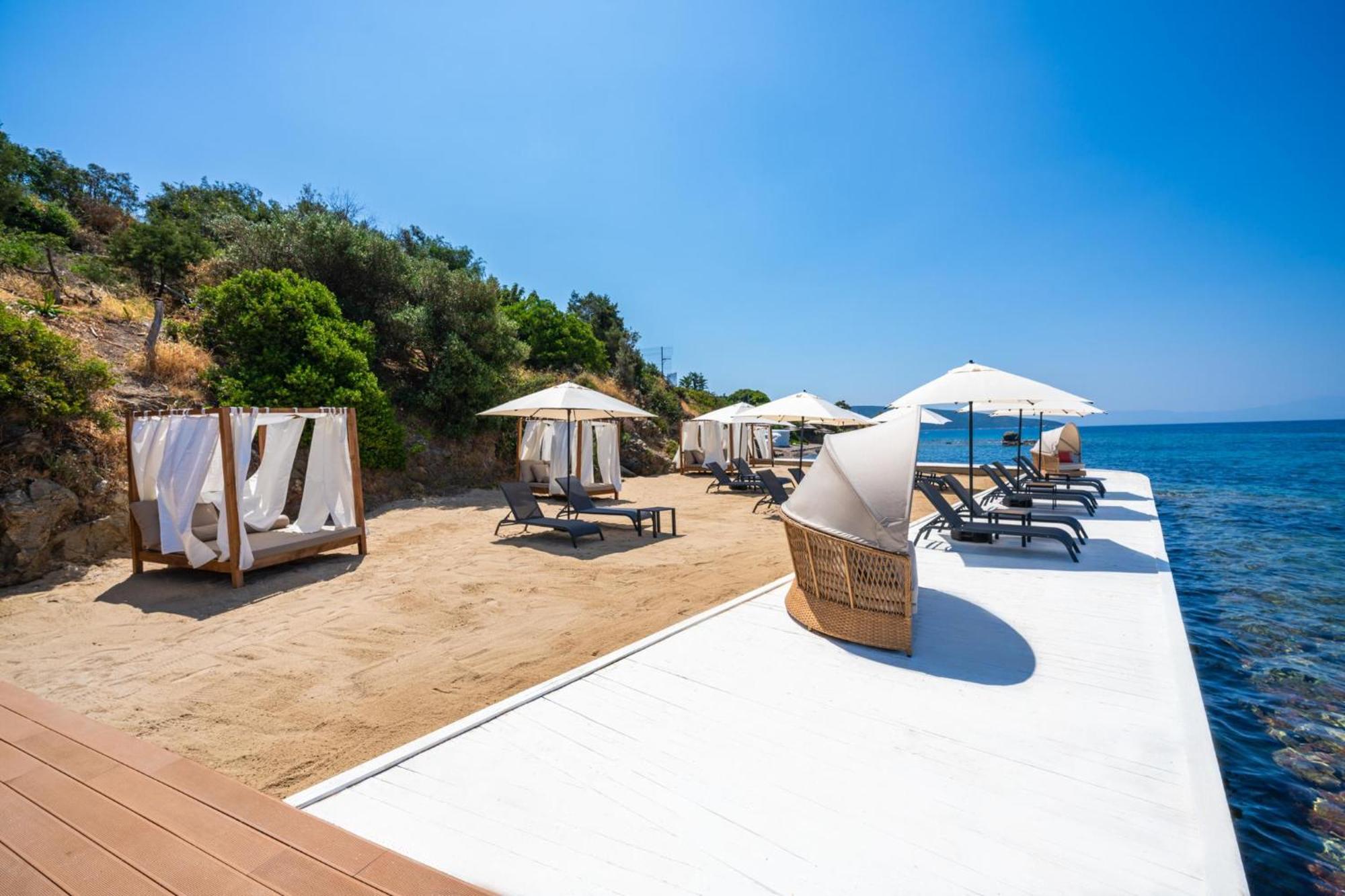 Labranda Tmt Bodrum Exterior foto The beach at the hotel