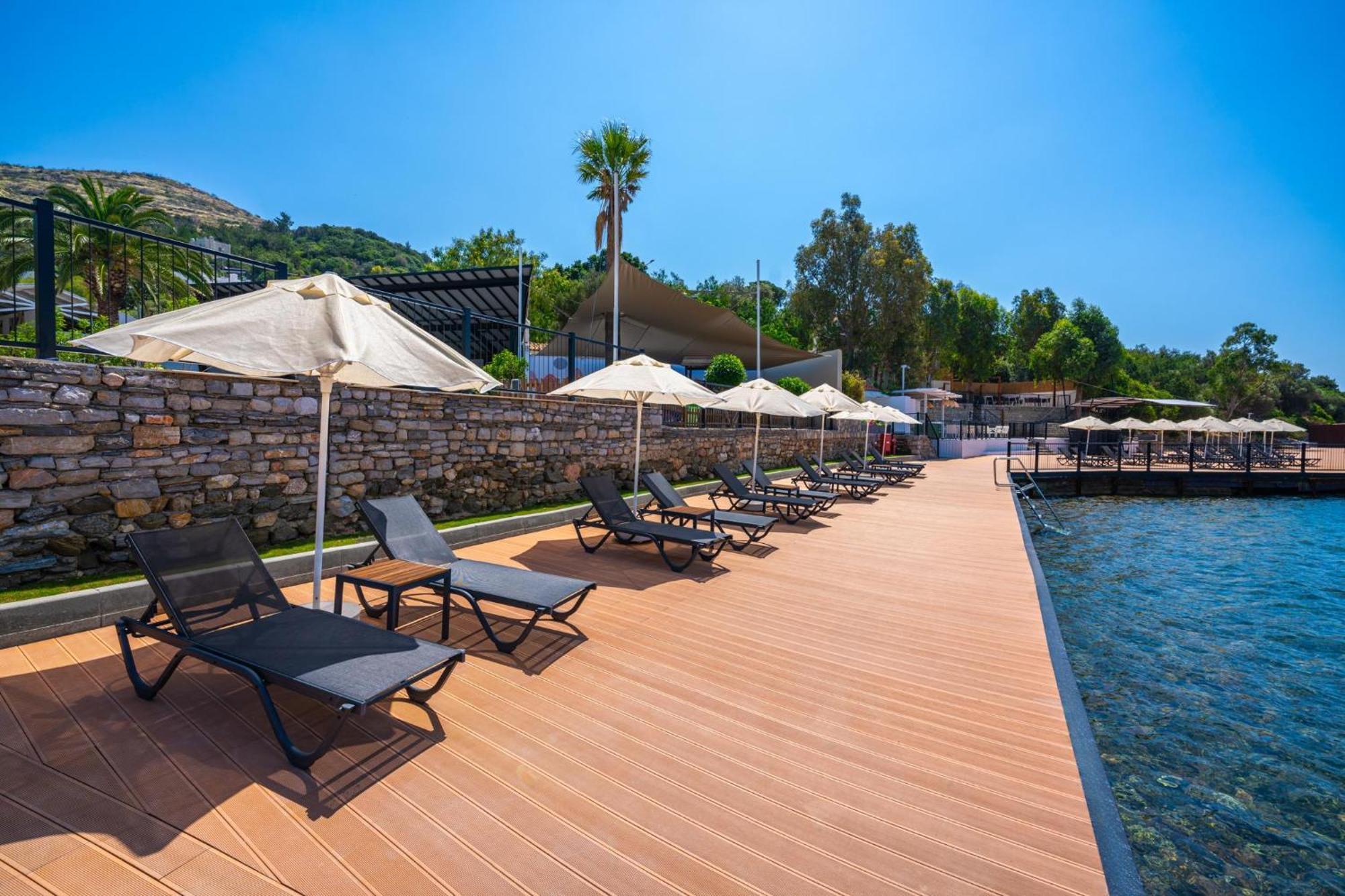 Labranda Tmt Bodrum Exterior foto The beach at the hotel